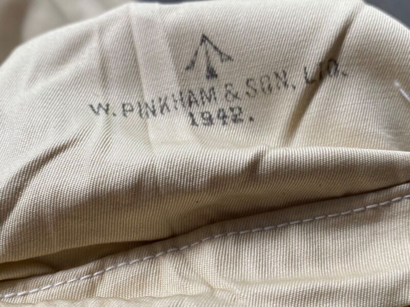 A Matching Pair of WW2 British Army Winter Gunners Gloves - Marked & Dated 1 - The Militaria Shop