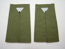 Charger l'image dans la galerie, QOGLR OD Green Rank Slides / Epaulette Pair Genuine British Army - NEW - The Militaria Shop