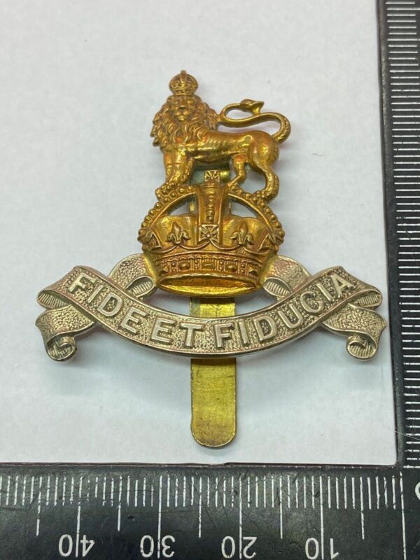 Original WW1 / WW2 British Army - Army Pay Corps Cap Badge - The Militaria Shop
