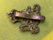 Charger l'image dans la galerie, British Army Kings Crown Army Pay Corps Cap Badge. Nice early example - The Militaria Shop