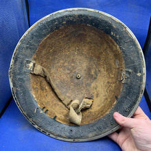 Load image into Gallery viewer, Original WW2 British Army Mk2 Brodie Combat Helmet - Divisional Sign - The Militaria Shop