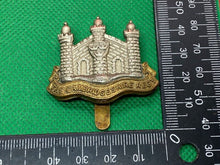 Load image into Gallery viewer, Original WW1 / WW2 British Army The Cambridgeshire Regiment Cap Badge - The Militaria Shop