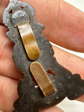 Charger l'image dans la galerie, Original WW2 British Army Royal Army Labour Corps Bakelite Economy Cap Badge - The Militaria Shop