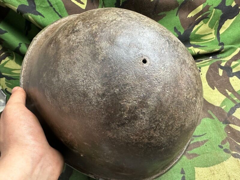 British / Canadian Army Mark 3 Turtle Helmet - Original WW2 Combat Helmet - The Militaria Shop