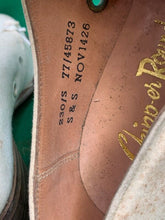 Load image into Gallery viewer, Original WW2 British Army Women's White Summer Shoes - ATS WAAF - Size 230s - The Militaria Shop