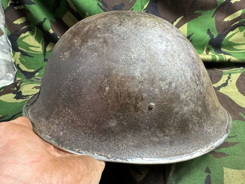 British / Canadian Army Mark 3 Turtle Helmet - Original WW2 Combat Helmet - The Militaria Shop