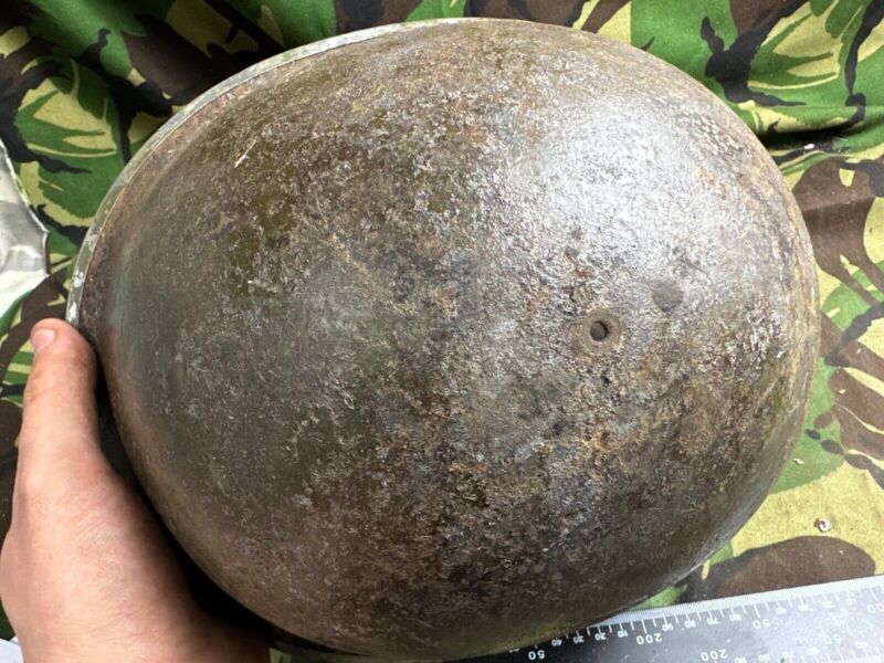 British / Canadian Army Mark 3 Turtle Helmet - Original WW2 Combat Helmet - The Militaria Shop