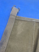 Lade das Bild in den Galerie-Viewer, WW2 British Army / RAF 37 Pattern Webbing Water Bottle Carrier Harness Original - The Militaria Shop