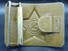 Lade das Bild in den Galerie-Viewer, Original WW2 USSR Russian Soldiers Army Brass Belt Buckle - The Militaria Shop