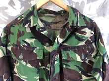Load image into Gallery viewer, Size 160/96 - Vintage British Army DPM Lightweight Combat Jacket Smock - The Militaria Shop