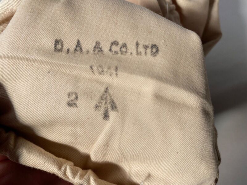 A Matching Pair of WW2 British Army Winter Gunners Gloves - Marked & Dated 1 - The Militaria Shop