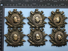 Charger l'image dans la galerie, British Army Victorian 32nd 1st Battalion Midlothian Volunteers Cap Badge - The Militaria Shop