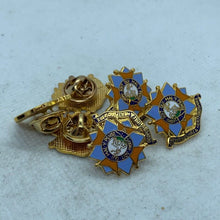 Charger l'image dans la galerie, Bedfordshire & Hertford - NEW British Army Military Cap/Tie/Lapel Pin Badge - The Militaria Shop
