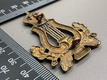 Load image into Gallery viewer, Original British Army WW2 Musicians Cap Badge - The Militaria Shop
