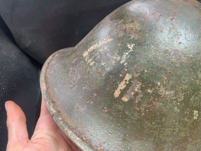 Original WW2 British Army / Canadian Army Mk3 Turtle Combat Helmet - The Militaria Shop