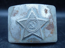 Lade das Bild in den Galerie-Viewer, Original WW2 USSR Russian Soldiers Army Brass Belt Buckle - The Militaria Shop