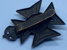 Load image into Gallery viewer, Original WW1 British Army Buckinghamshire Battalion Cap Badge - The Militaria Shop