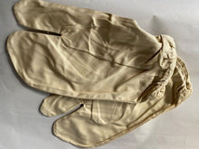 Load image into Gallery viewer, A Matching Pair of WW2 British Army Winter Gunners Gloves - Marked & Dated 1 - The Militaria Shop