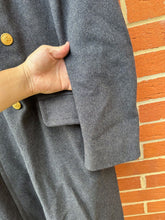 Lade das Bild in den Galerie-Viewer, Original WW2 Canadian Royal Air Force RCAF Officers Greatcoat - 40" Chest - The Militaria Shop