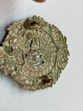Load image into Gallery viewer, Original WW1 / WW2 British Army Argyl & Sutherland Highlanders Rgmt Cap Badg - The Militaria Shop