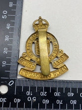 Load image into Gallery viewer, WW1 / WW2 British Army Royal Army Ordnance Corps Kings Crown Brass Cap Badge. - The Militaria Shop
