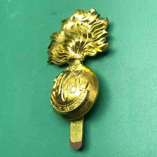 Load image into Gallery viewer, Original Canadian Army Les Fusiliers Mont-Royal Cap Badge - The Militaria Shop