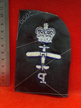 Load image into Gallery viewer, Unissued WOMEN'S ROYAL NAVY WRNs Trade Badge - Photographer CPO - B28 - The Militaria Shop