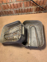 Load image into Gallery viewer, Original WW2 British Army Soldiers Mess Tin Set - The Militaria Shop