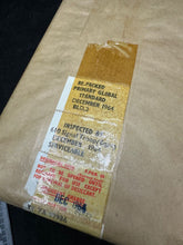 Lade das Bild in den Galerie-Viewer, Mint Unissued British Army Transmitting Unit Hand Microphone - 610 Signal Troop - The Militaria Shop