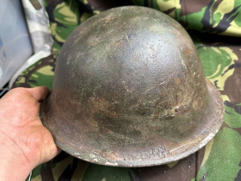 British / Canadian Army Mark 3 Turtle Helmet - Original WW2 Combat Helmet - The Militaria Shop