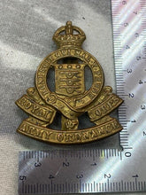 Charger l'image dans la galerie, Original British Army WW1 / WW2 Royal Army Ordnance Corps Cap Badge - The Militaria Shop
