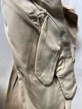 Load image into Gallery viewer, A Matching Pair of WW2 British Army Winter Gunners Gloves - Manufacturers marked - The Militaria Shop