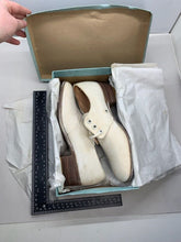 Load image into Gallery viewer, Original WW2 British Army Women's White Summer Shoes - ATS WAAF - Size 240s - The Militaria Shop