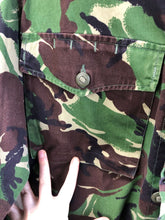Load image into Gallery viewer, Size 160/96 - Vintage British Army DPM Lightweight Combat Jacket Smock - The Militaria Shop
