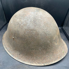 Lade das Bild in den Galerie-Viewer, British / Canadian Army WW2 Mk3 Turtle Helmet - Original WW2 Helmet - The Militaria Shop