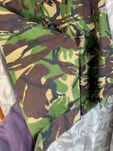 Lade das Bild in den Galerie-Viewer, Genuine British Army DPM Lightweight Combat Jacket - Size 160/104 - The Militaria Shop