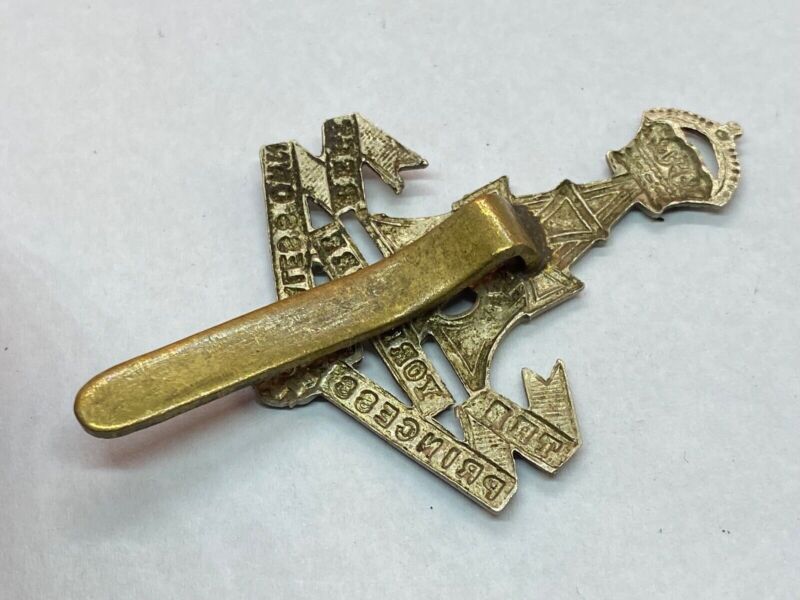 WW1 / WW2 British Army Princess of Wale's Own Yorkshire Regiment Cap Badge - The Militaria Shop