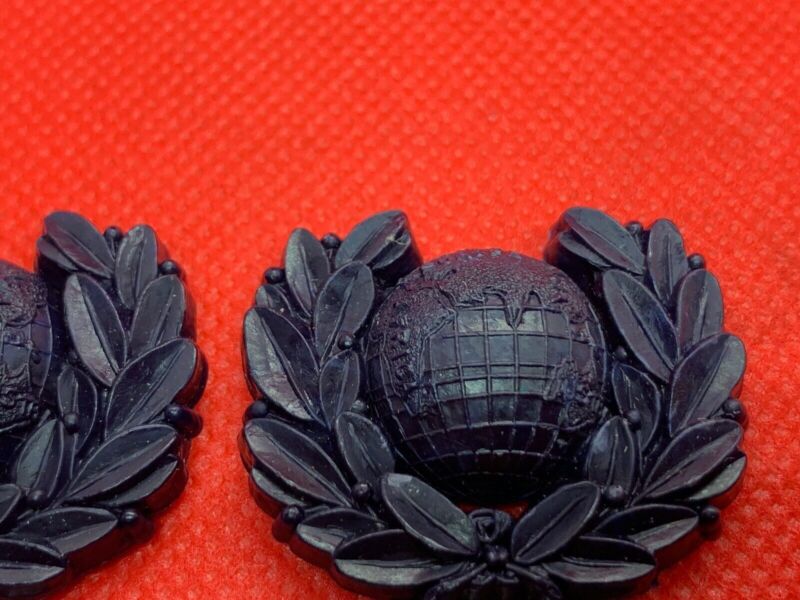 Original WW2 Royal Marines Collar Badges - Unissued From Original Box - Bakelite - The Militaria Shop