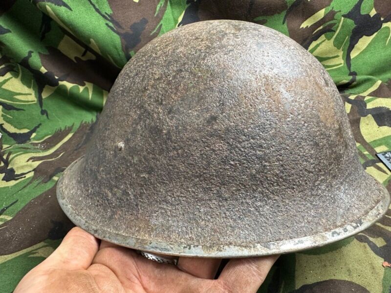 British / Canadian Army Mark 3 Turtle Helmet - Original WW2 Combat Helmet - The Militaria Shop