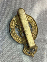 Load image into Gallery viewer, Original British Army WW1 / WW2 Hertfordshire Regiment Cap Badge - The Militaria Shop
