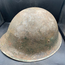 Lade das Bild in den Galerie-Viewer, British / Canadian Army WW2 Mk3 Turtle Helmet - Original WW2 Helmet - The Militaria Shop