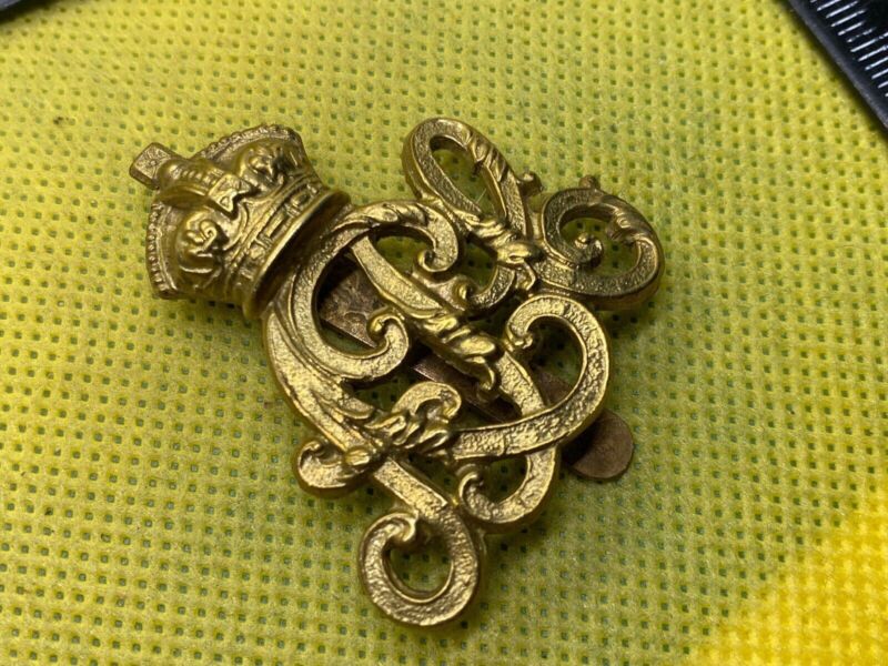 British Army Kings Crown Army Pay Corps Cap Badge. Nice early example - The Militaria Shop