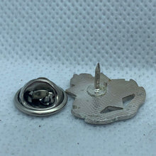 Charger l'image dans la galerie, East Surrey - NEW British Army Military Cap/Tie/Lapel Pin Badge #55 - The Militaria Shop
