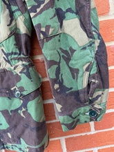 Load image into Gallery viewer, Original British Army 1968 Pattern Combat Smock Jacket - 34" Chest - Unusua - The Militaria Shop