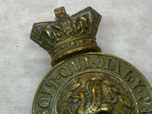 Load image into Gallery viewer, British Army Victorian Crown Welsh Regiment of Foot Cap Badge - The Militaria Shop