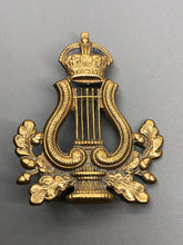 Load image into Gallery viewer, Original British Army WW2 Musicians Cap Badge - The Militaria Shop