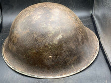 Charger l'image dans la galerie, Original WW2 British / Canadian Army Mk3 Turtle Helmet - The Militaria Shop