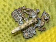 Charger l'image dans la galerie, British Army - The Royal Berkshire Regiment Cap Badge - The Militaria Shop