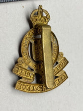 Load image into Gallery viewer, WW1 / WW2 British Army Royal Army Ordnance Corps Kings Crown Brass Cap Badge. - The Militaria Shop