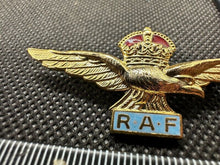 Load image into Gallery viewer, Enamel & Guilt R.A.F Sweetheart Broach / Eagle Pilot Wings - UK Made - The Militaria Shop